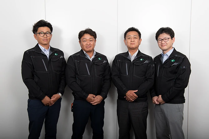 株式会社ケイ・エム環境(左から) 佐倉誠さん、宮田茂信さん、宮田仁史さん、町田善行さん